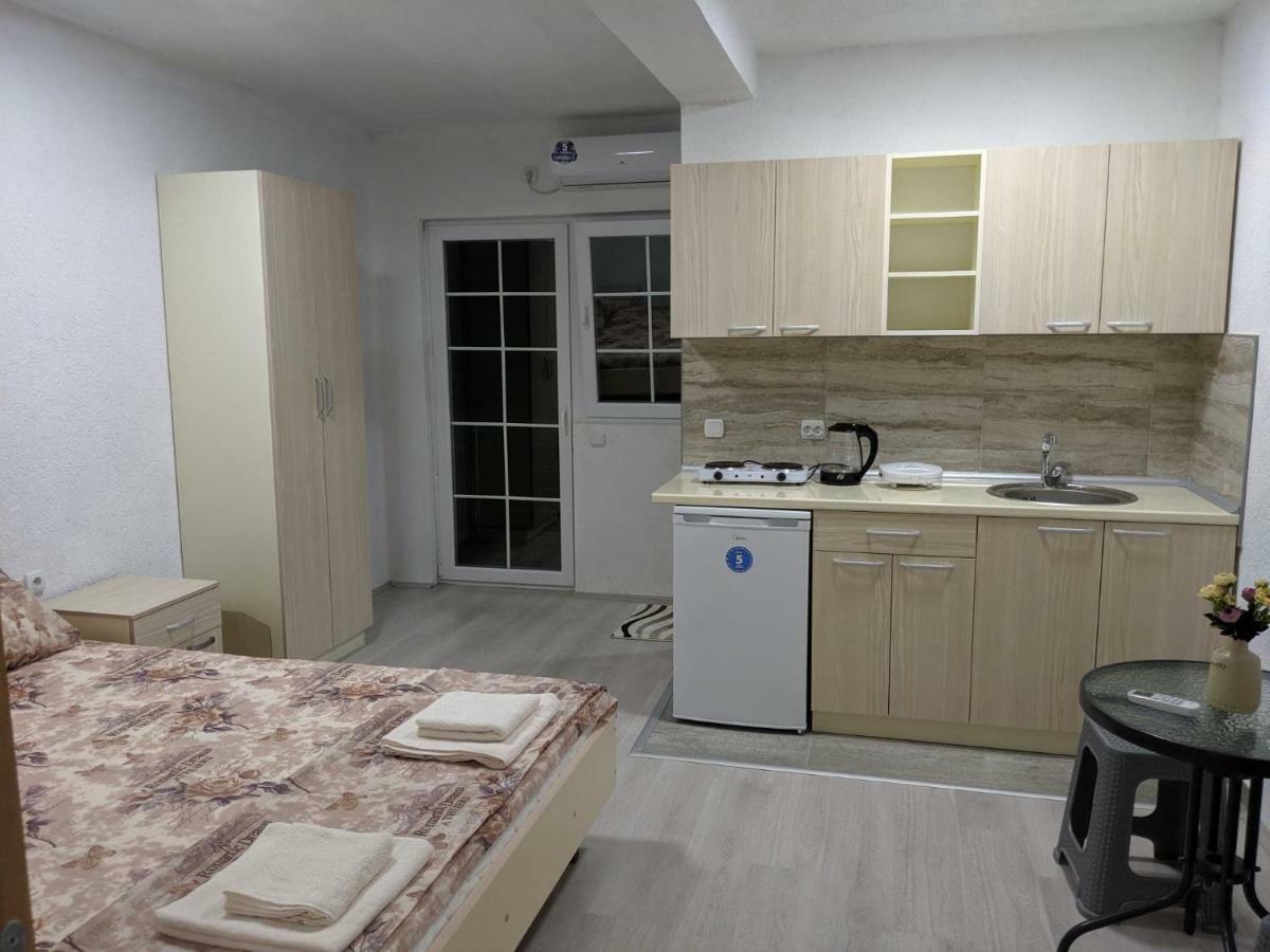 Apartments Groshev Dojran Екстер'єр фото